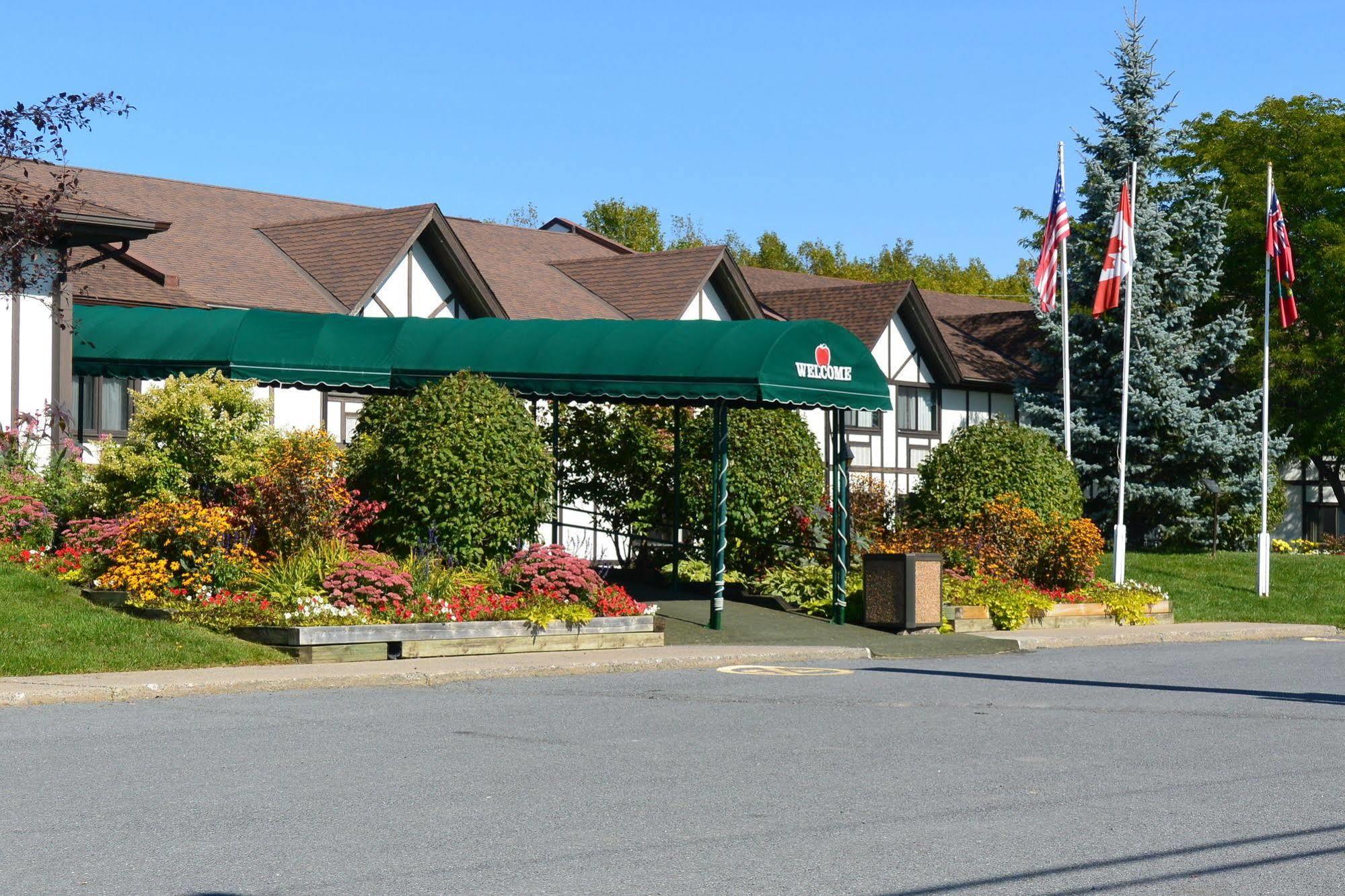 Mcintosh Country Inn & Conference Centre Morrisburg Eksteriør billede